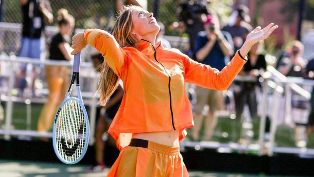 Мария Шарапова выступила в виртуальном теннисном турнире Stay at Home Slam.