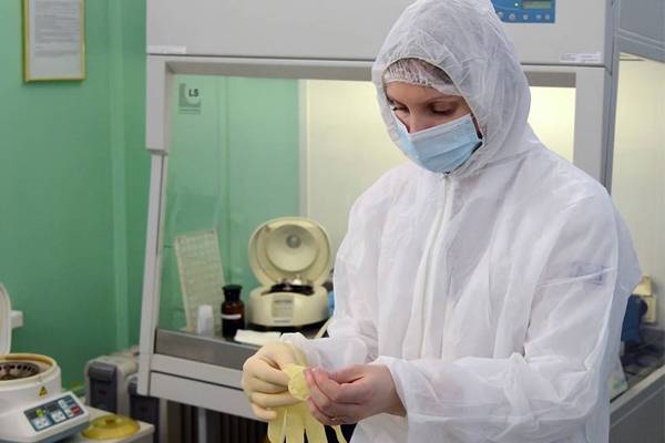 Вирусолог назвал срок создания в России вакцины от коронавируса
