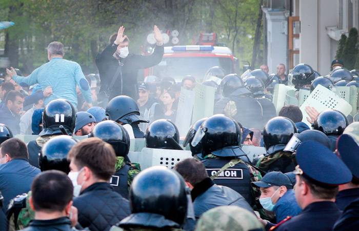 Участника протестов во Владикавказе обвинили в хулиганстве: по версии СК, он «должен был предвидеть» действия митингующих — адвокат
