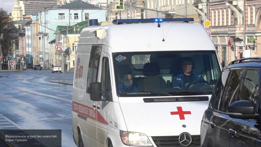 Медсестра скорой помощи с подтвержденным COVID-19 умерла в Петербурге