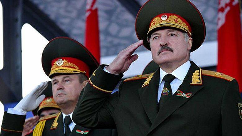 Лукашенко предложил показать минский парад Победы на российском ТВ