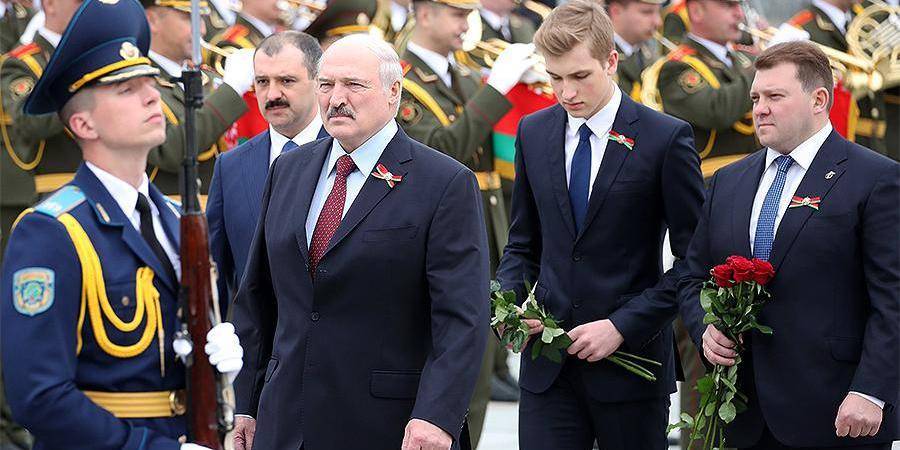 Лукашенко хочет транслировать минский парад Победы на российских телеканалах