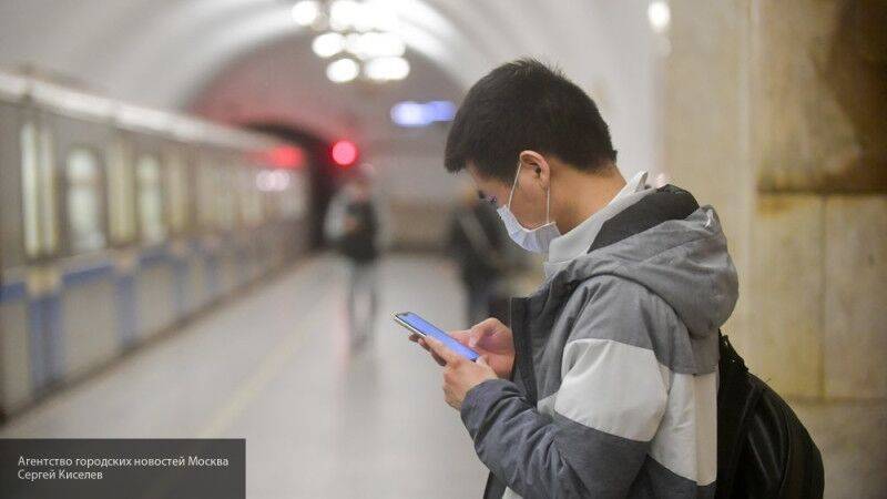 Названа стоимость реализуемых в метро Москвы медицинских масок и перчаток
