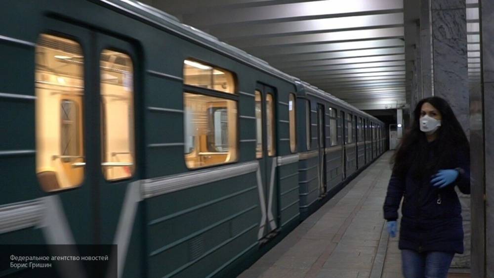 Департамент транспорта Москвы назвал стоимость масок и перчаток в метро