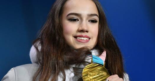 Олимпийская чемпионка Загитова будет сдавать ЕГЭ по биологии (фото)