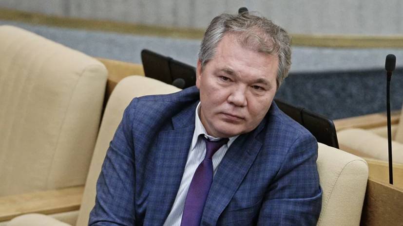Глава комитета Госдумы Калашников переведён на домашний карантин