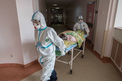 Главврач российской больницы уволен после вспышки коронавируса среди медиков