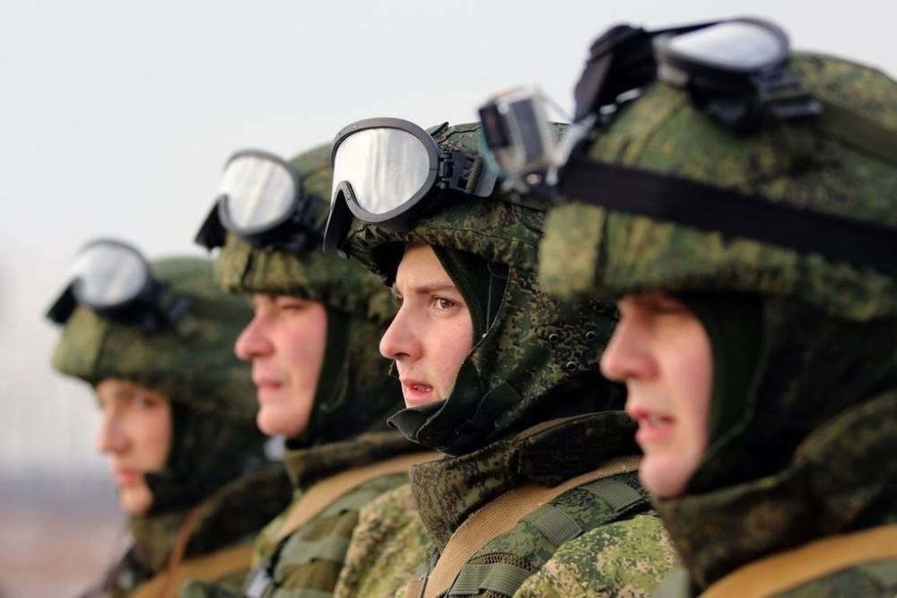 Коронавирус выявлен у 1475 российских военнослужащих
