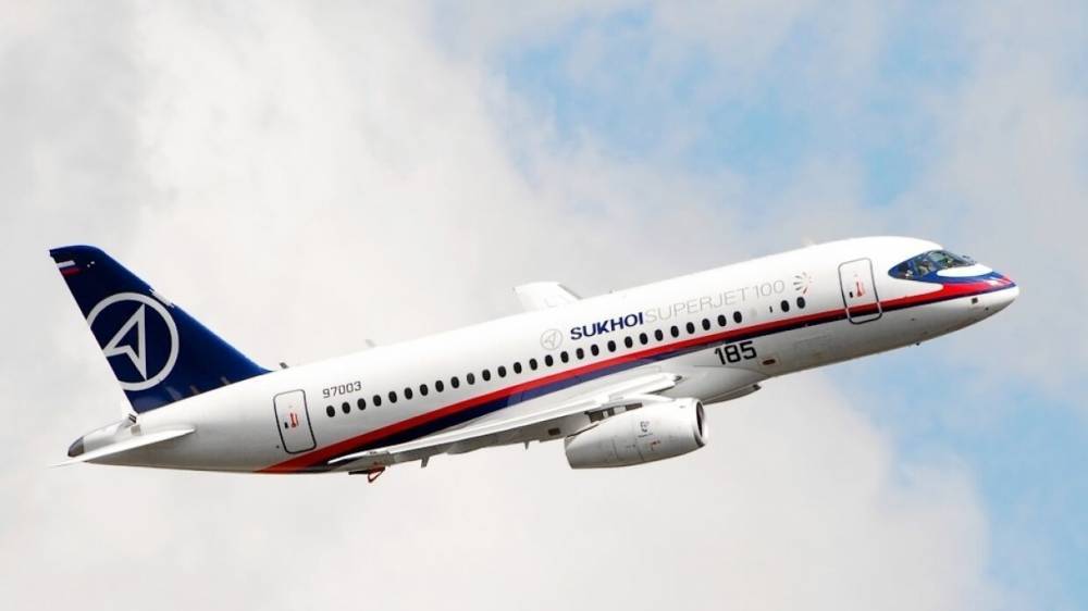 Пассажирский самолет SSJ-100 совершил экстренную посадку в «Шереметьево»