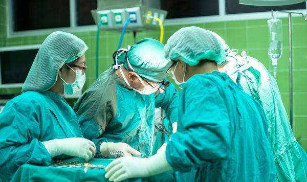 Профессия врача станет почетной? Изменит ли пандемия приоритеты в Латвии