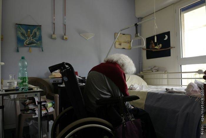 Во Франции зафиксировали снижение числа госпитализированных с COVID-19