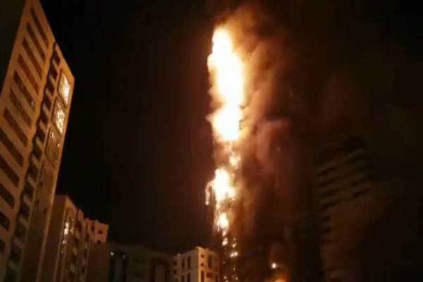 Пожар на 48 этажей: в Арабских Эмиратах загорелся небоскреб