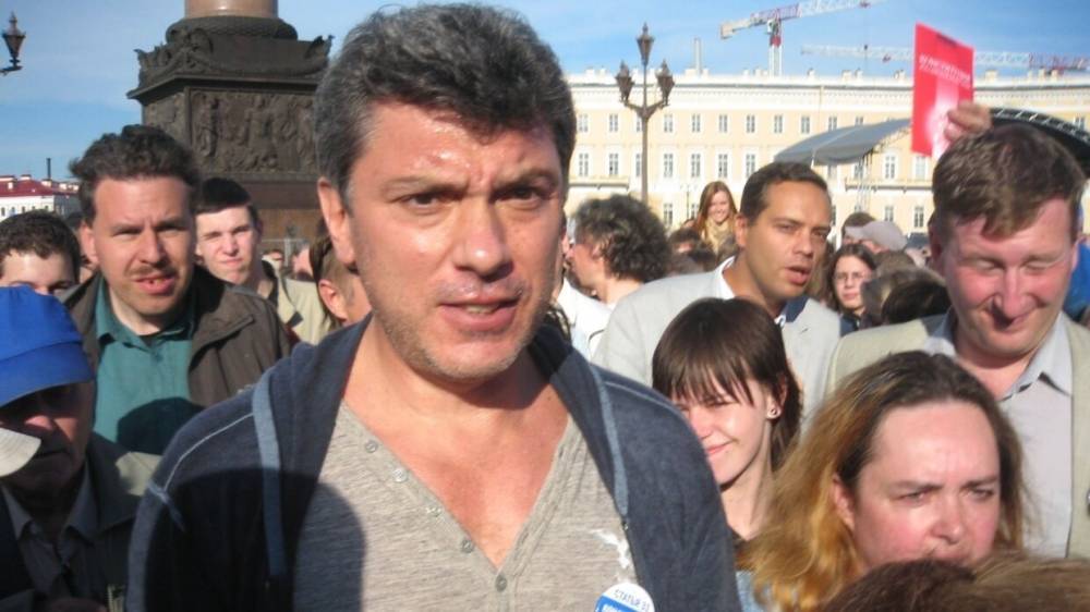 Самонкин объяснил попытки Запада «уколоть» Россию с помощью Немцова