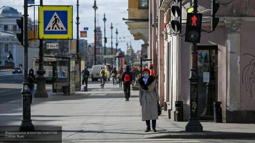 Помощь пациентам с коронавирусом в Петербурге оказывают 16 стационаров