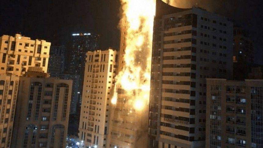 Семь человек пострадали в результате крупного пожара в небоскребе в ОАЭ