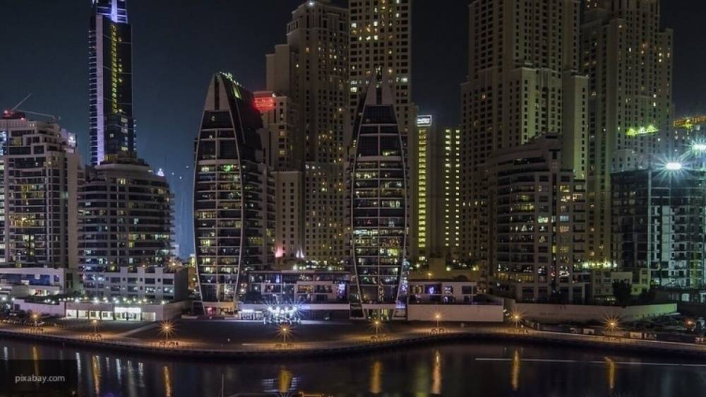 Видео полыхающего 48-этажного небоскреба в ОАЭ появилось в Сети