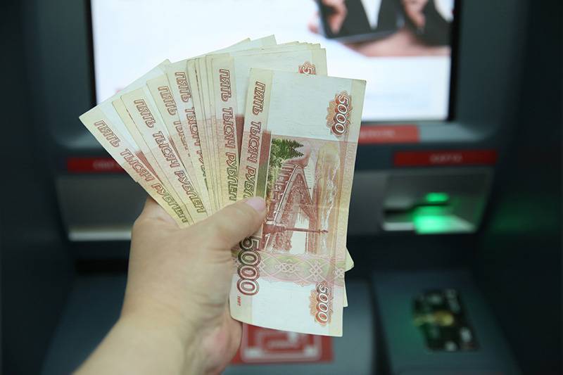 Силуанов объяснил, почему россиянам не раздадут деньги