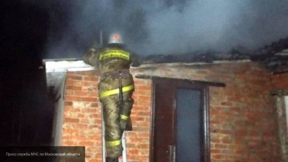 Сотрудница полиции сломала позвоночник, выпрыгнув из окна горящего дома в Москве