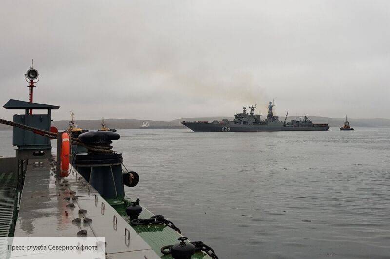 Американский эксперт раскрыл, зачем российский танкер «подкрался» к новой подлодке Франции