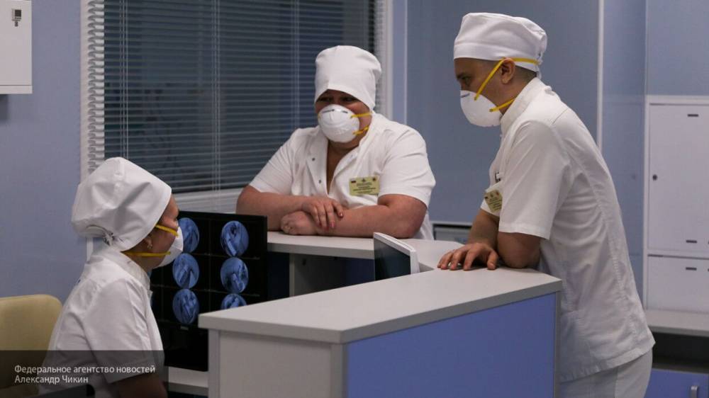 Мурашко заявил о своевременных выплатах врачам РФ за работу в условиях пандемии