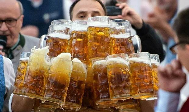 Французские пивовары выльют 10 млн литров пива из-за падения спроса на фоне пандемии