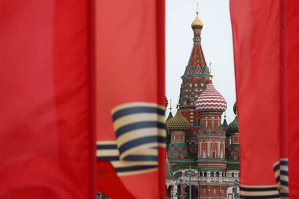 Шойгу призвал россиян отметить День Победы пением на балконах