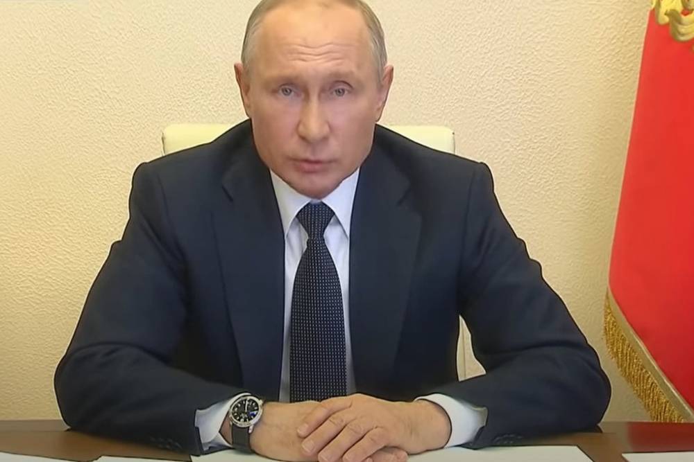 Путин призвал не спешить со снятием ограничений из-за коронавируса