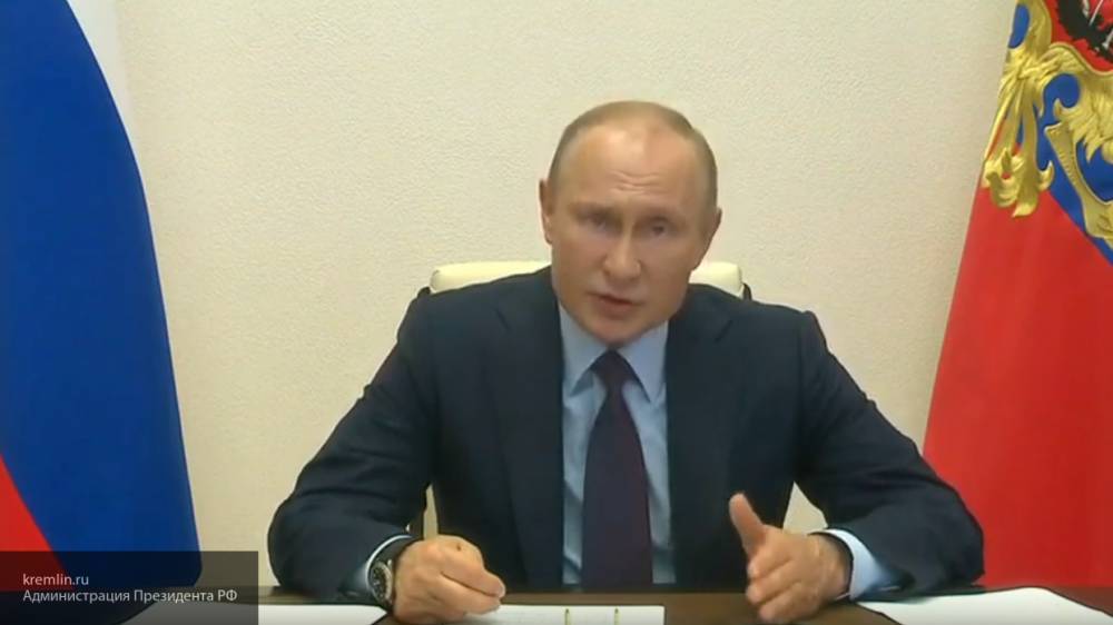 Путин заявил о важности обмена информацией по COVID-19