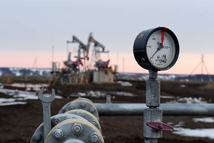 Добыча нефти в России упала до минимума за десять лет