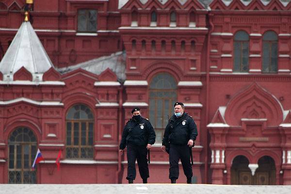 Власти Москвы отказались выводить сферу услуг из самоизоляции