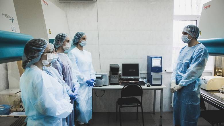 К лечению коронавируса в России привлекли 110 тысяч врачей и 40 тысяч студентов