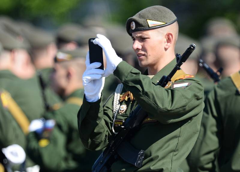Путин запретил военнослужащим пользоваться гаджетами