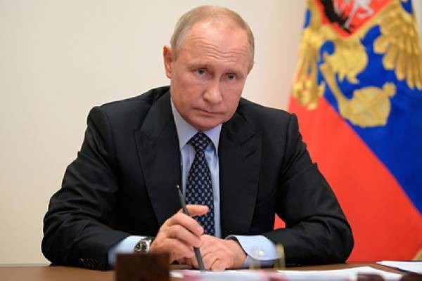 Путин соберет всех губернаторов на совещание по коронавирусу