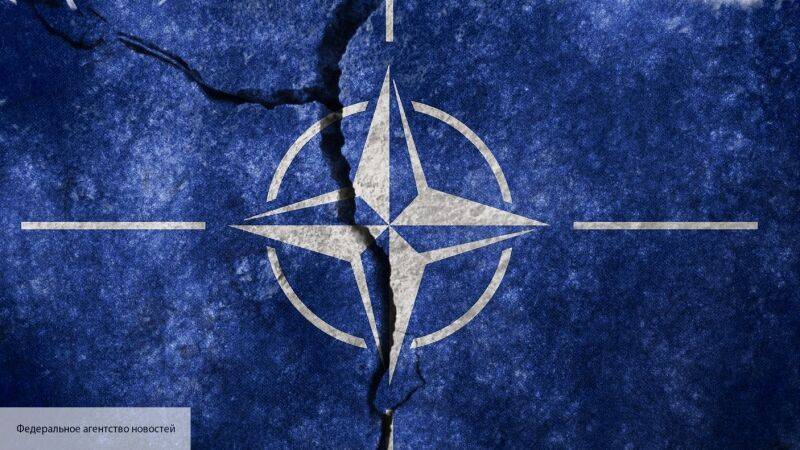 Рождены для войны: как дипломатический трюк СССР разрушил красивую легенду НАТО
