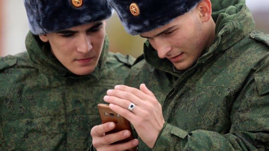 Никаких «ВКонтакте» или Instagram: Путин запретил использовать гаджеты на службе
