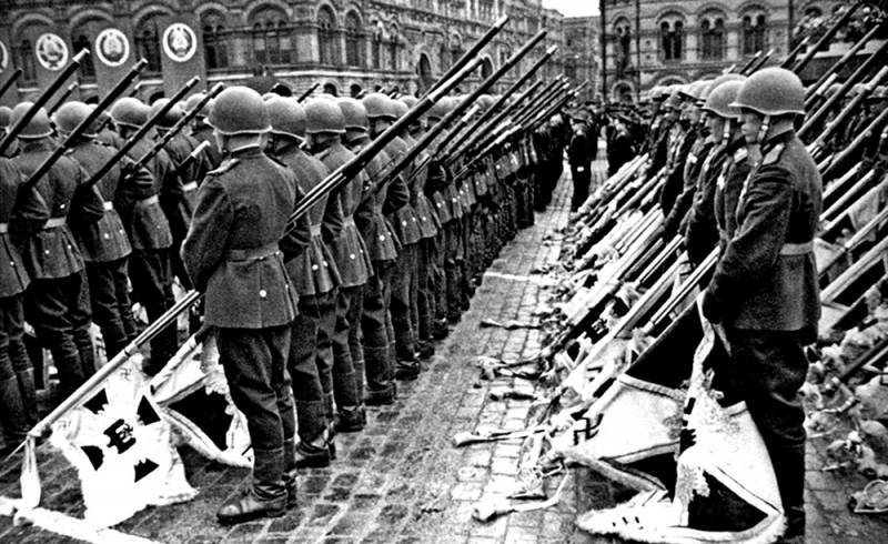 «Нас тошнит от героизма Красной Армии»: чешские СМИ о грядущем Дне Победы