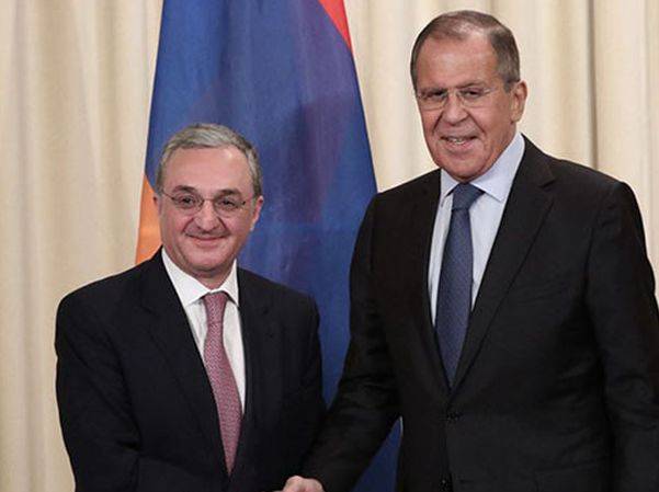 Лавров и Мнацаканян обсудили конфликт в Карабахе