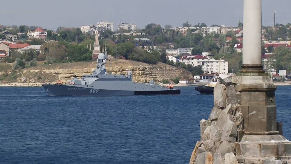 В Севастополе прошла репетиция военно-морского парада.