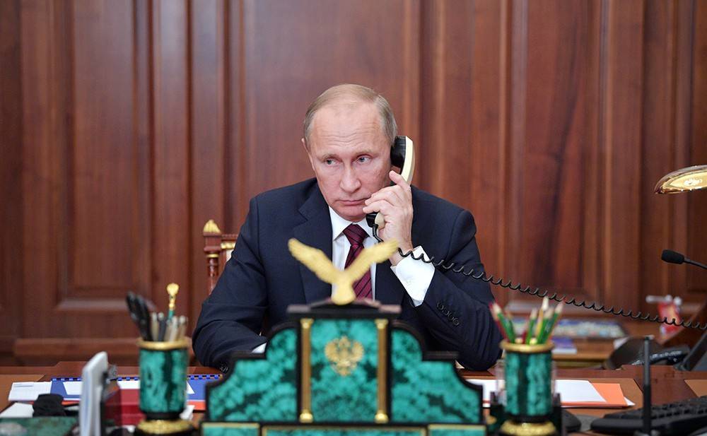 Путин провел несколько телефонных разговоров из-за коронавируса