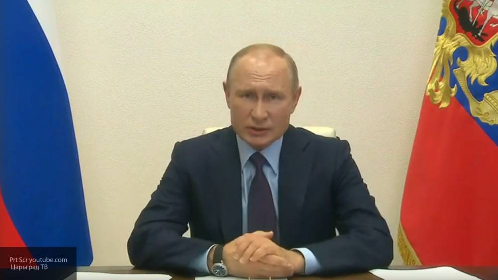 Путин: регионам поручено решить вопрос о поддержке автобусного, речного транспорта