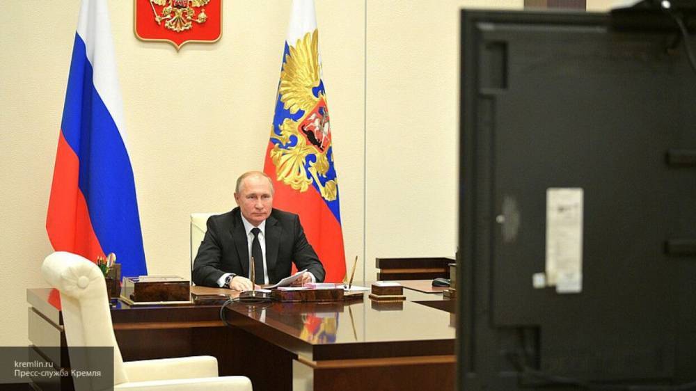 Путин обсудил дальнейшие меры по восстановлению экономики РФ