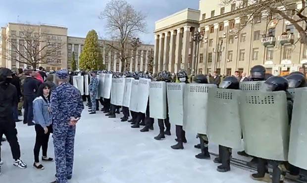 Более 20 участников митинга против режима изоляции во Владикавказе стали фигурантами уголовного дела