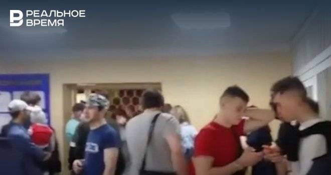 В Нижнекамске нарушителей карантина полиция собрала в тесном коридоре отдела