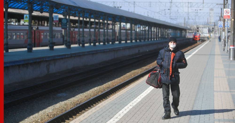 Глава РЖД сообщил об отмене в России половины поездов