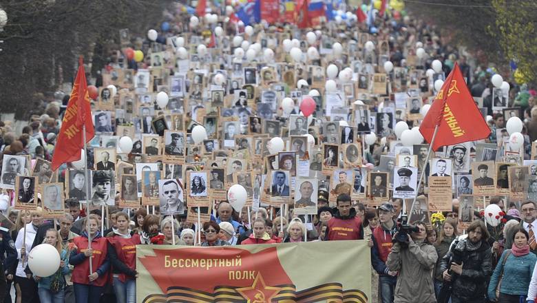 Почти два миллиона россиян поучаствуют в шествии «Бессмертного полка» онлайн