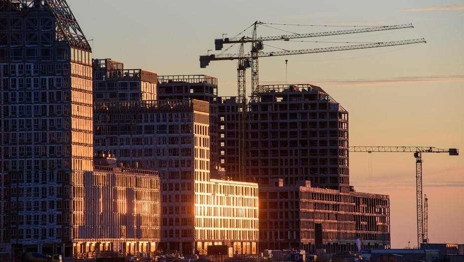 Власти готовы выкупить непроданные квартиры в новостройках Петербурга