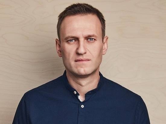 Навальный победил Захарову, даже не начав дебаты