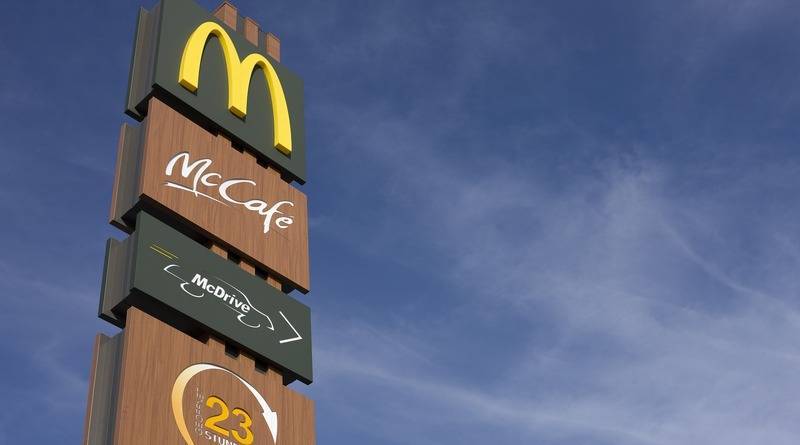 Посетители открыли огонь по сотрудникам McDonald's, когда те сказали, что ресторан закрыт на карантин