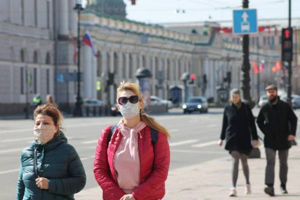 Врач назвал главную ошибку россиян при ношении масок