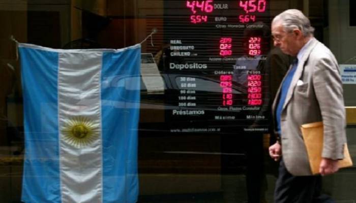 «Экономикой в Аргентине не занимается никто». Эксперты о том, почему страна на пороге третьего за 20 лет дефолта